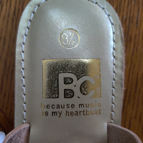 BC, 8.5, Cream colored sandals - Picture 5 of 8